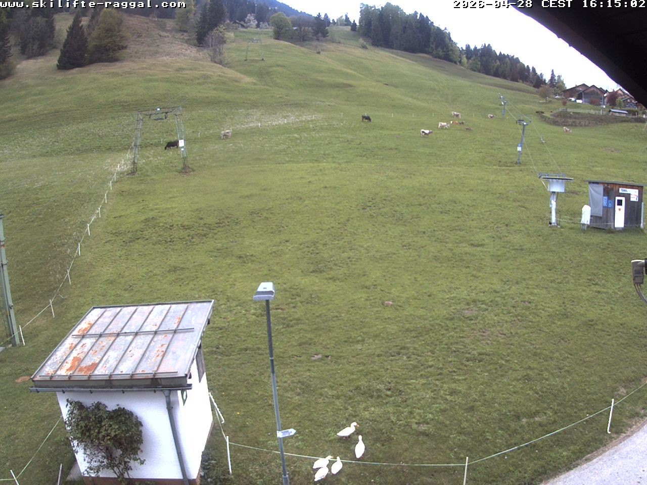 Archiv Foto Webcam Skilifte Raggal Blick auf die Piste