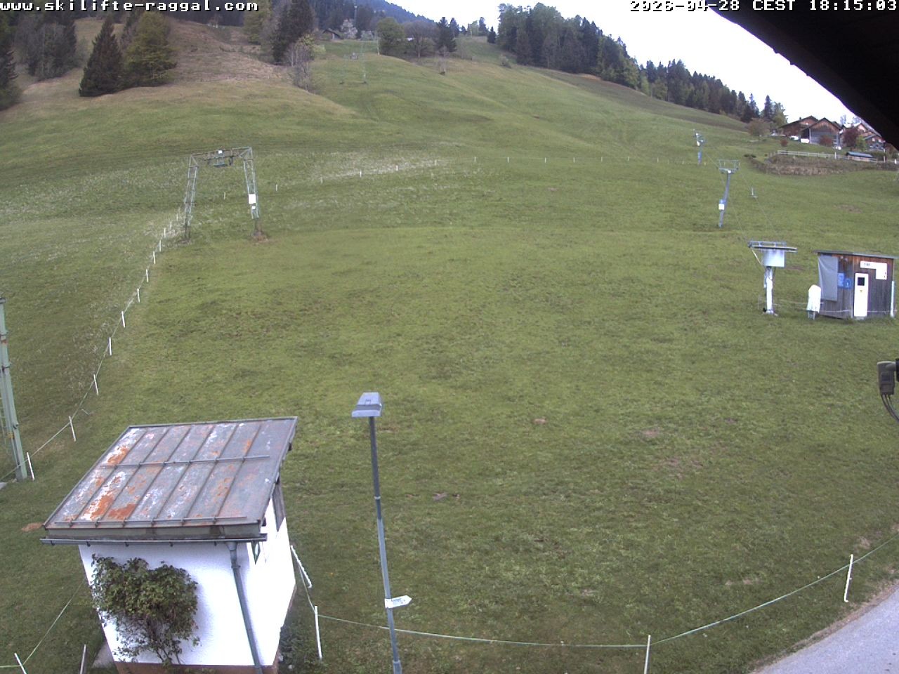 Archiv Foto Webcam Skilifte Raggal Blick auf die Piste