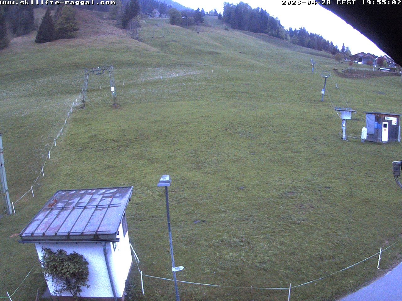 Archiv Foto Webcam Skilifte Raggal Blick auf die Piste