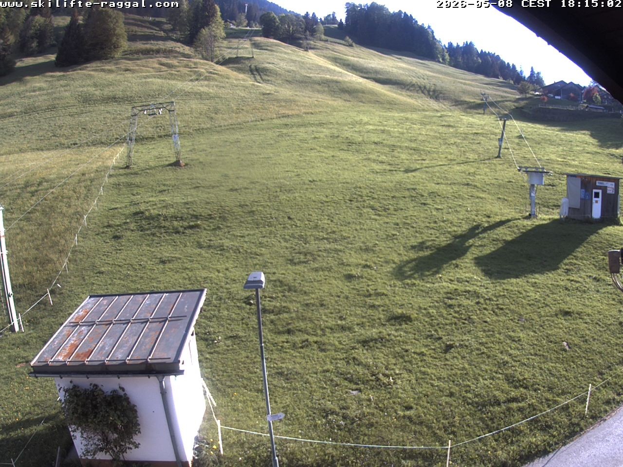 Archiv Foto Webcam Skilifte Raggal Blick auf die Piste