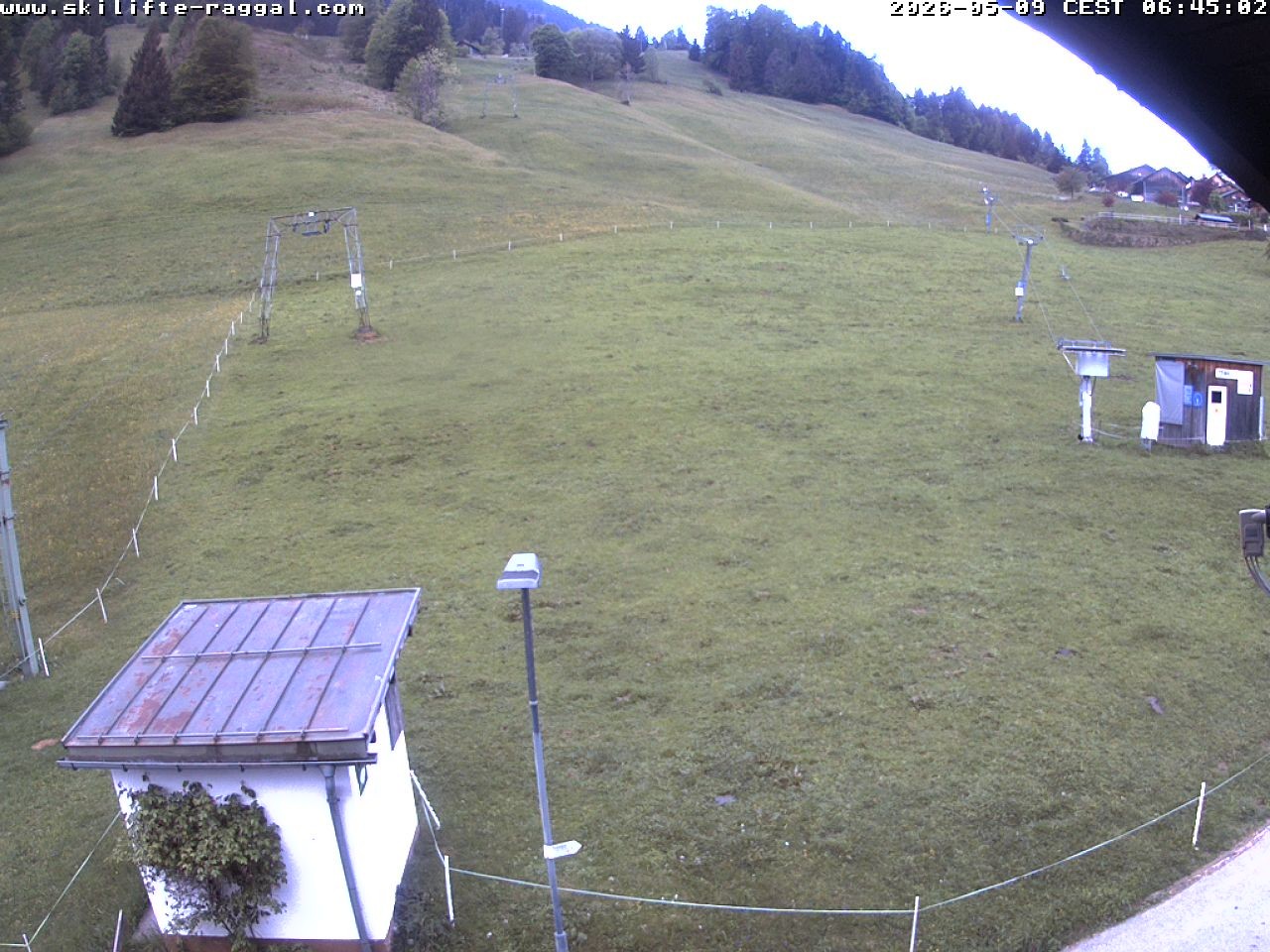 Archiv Foto Webcam Skilifte Raggal Blick auf die Piste