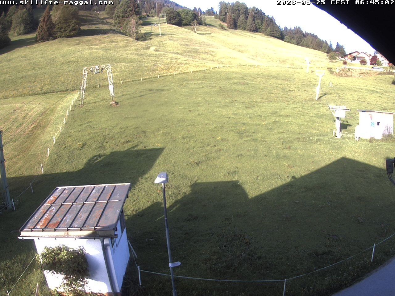 Archiv Foto Webcam Skilifte Raggal Blick auf die Piste