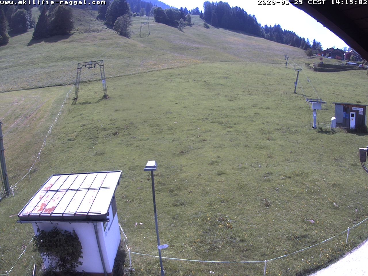 Archiv Foto Webcam Skilifte Raggal Blick auf die Piste