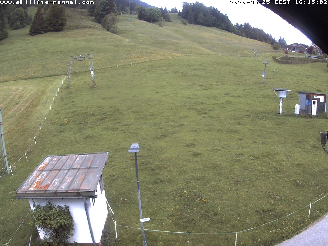 Archiv Foto Webcam Skilifte Raggal Blick auf die Piste