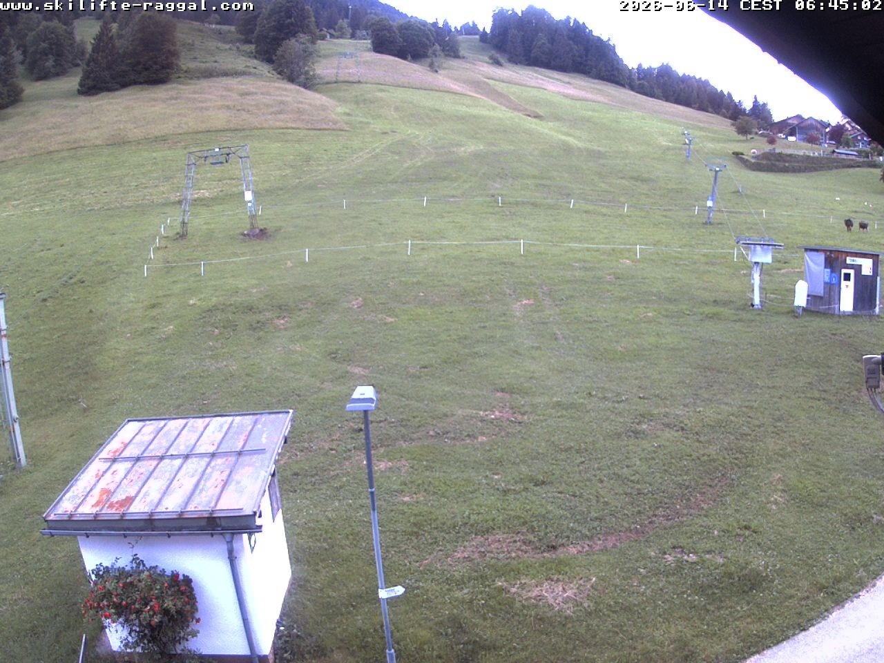 Archiv Foto Webcam Skilifte Raggal Blick auf die Piste