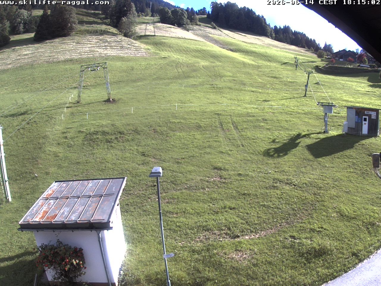 Archiv Foto Webcam Skilifte Raggal Blick auf die Piste