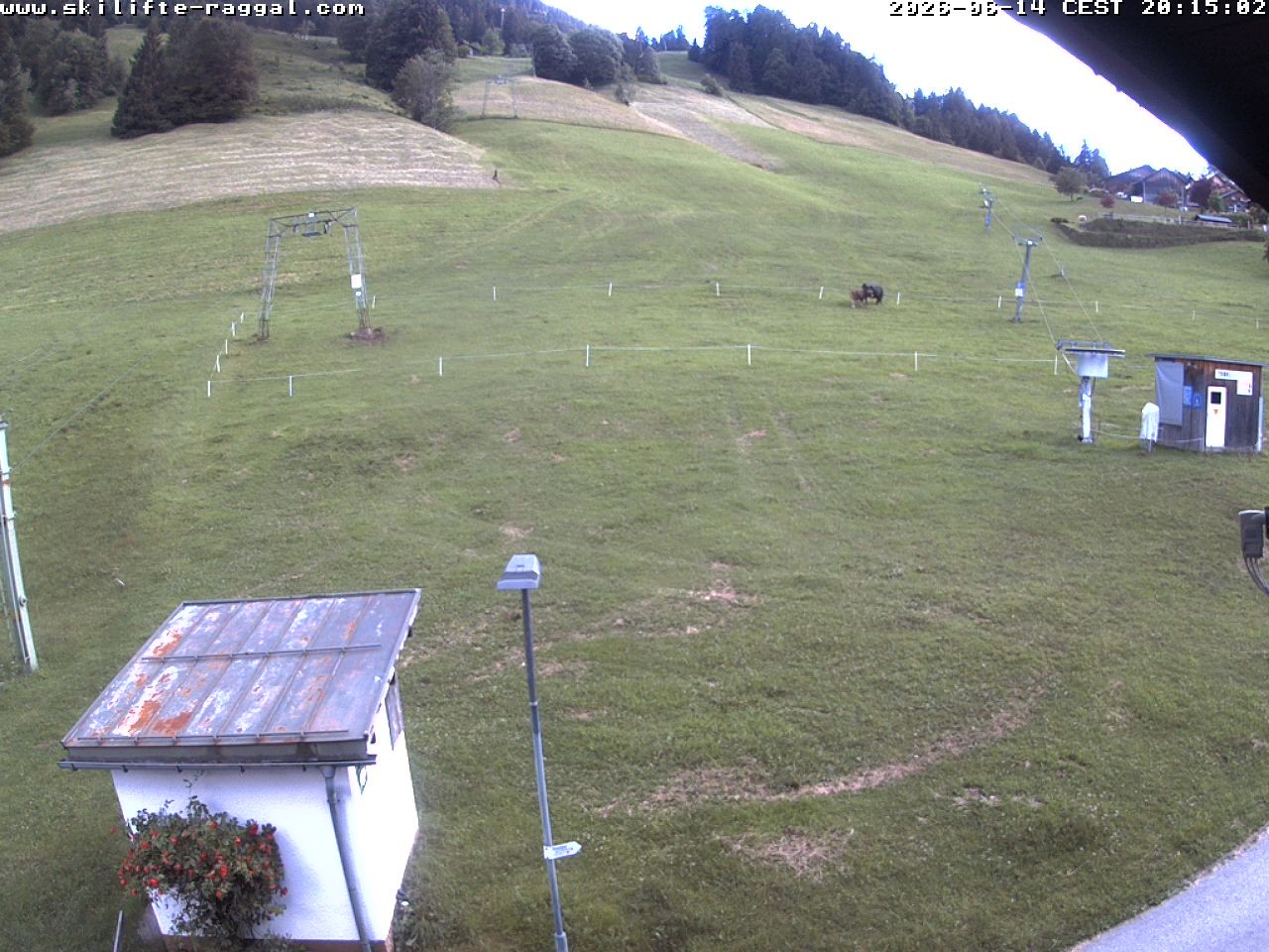 Archiv Foto Webcam Skilifte Raggal Blick auf die Piste