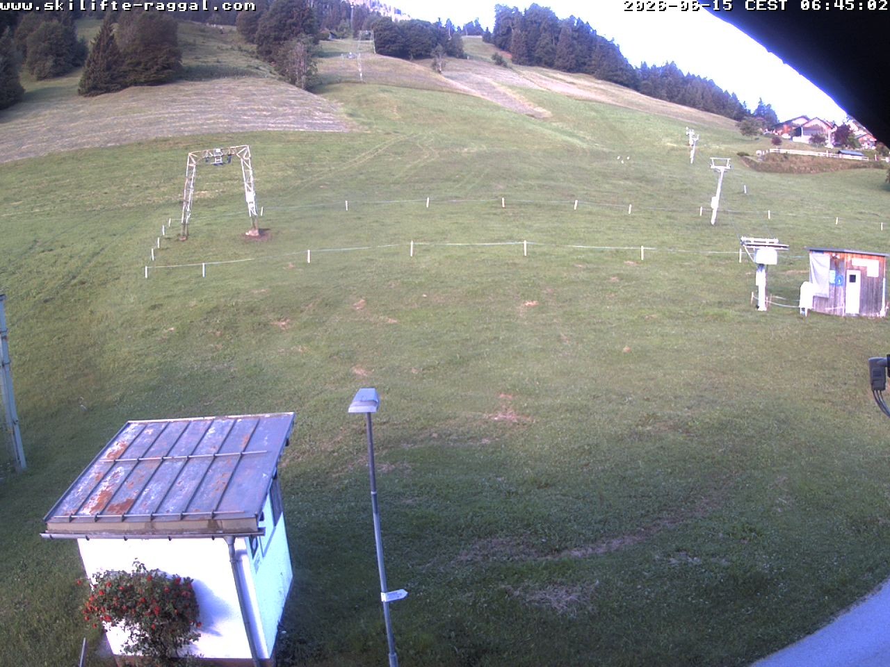 Archiv Foto Webcam Skilifte Raggal Blick auf die Piste