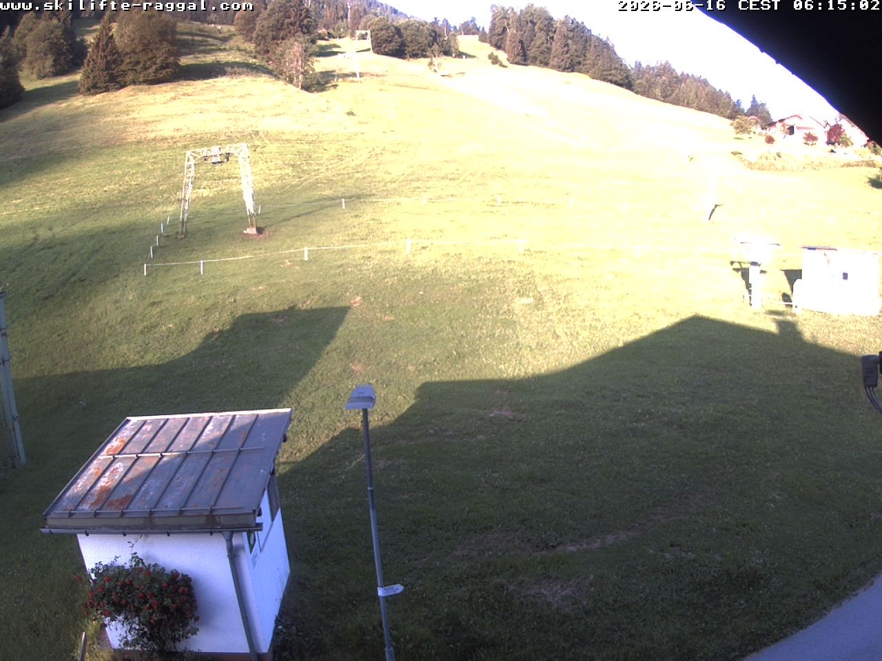 Archiv Foto Webcam Skilifte Raggal Blick auf die Piste