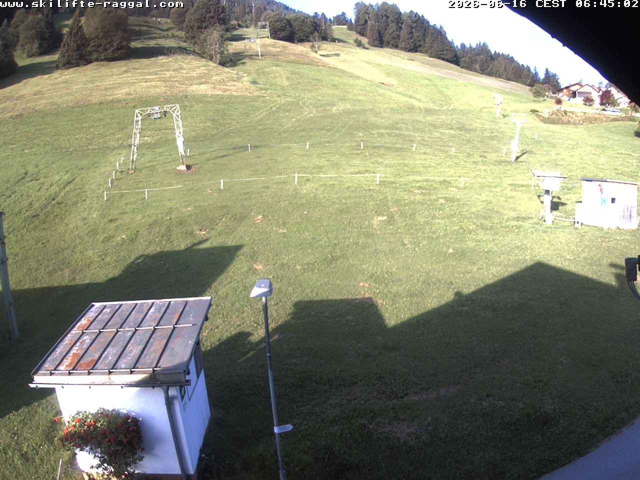 Archiv Foto Webcam Skilifte Raggal Blick auf die Piste