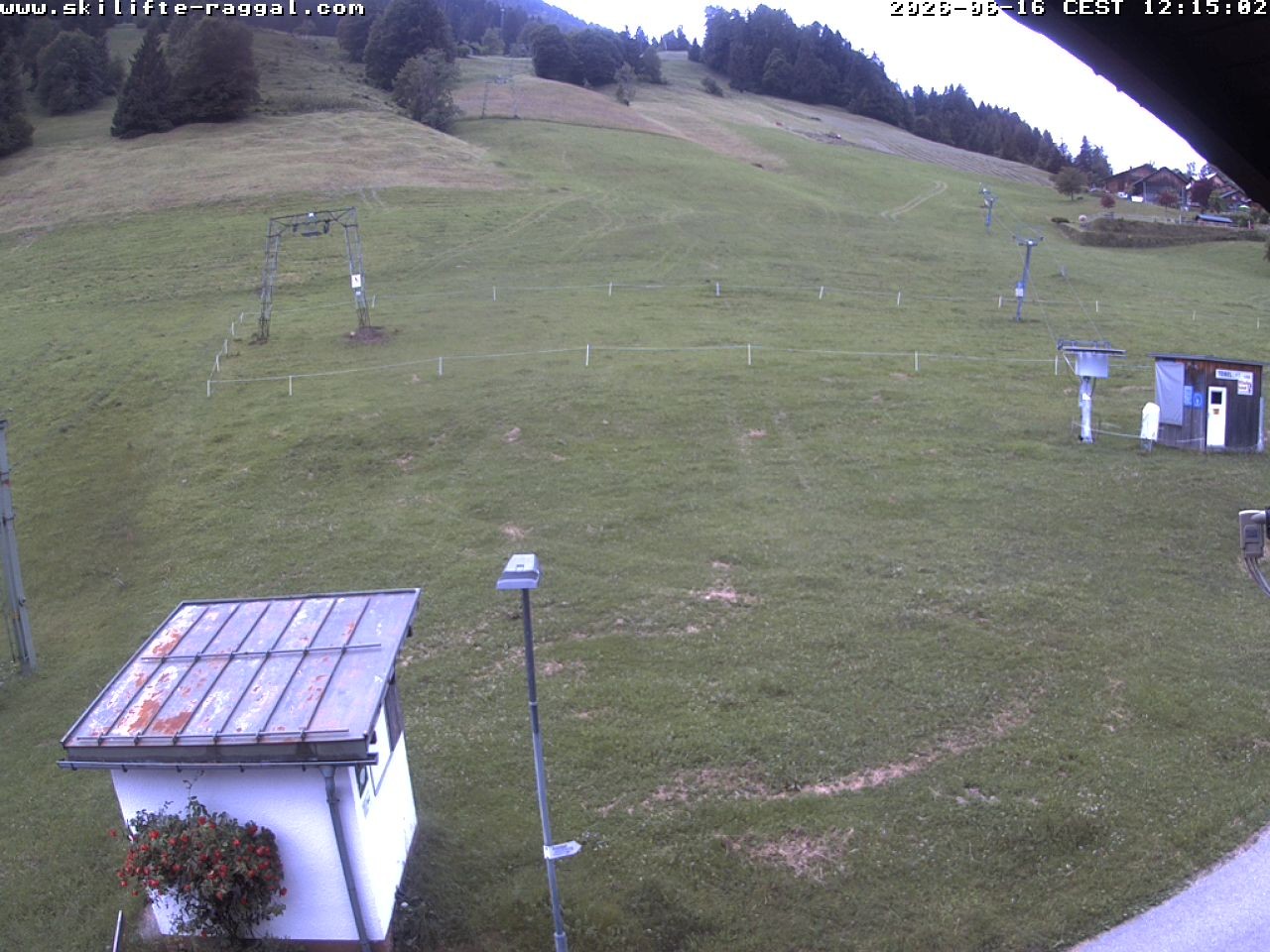 Archiv Foto Webcam Skilifte Raggal Blick auf die Piste