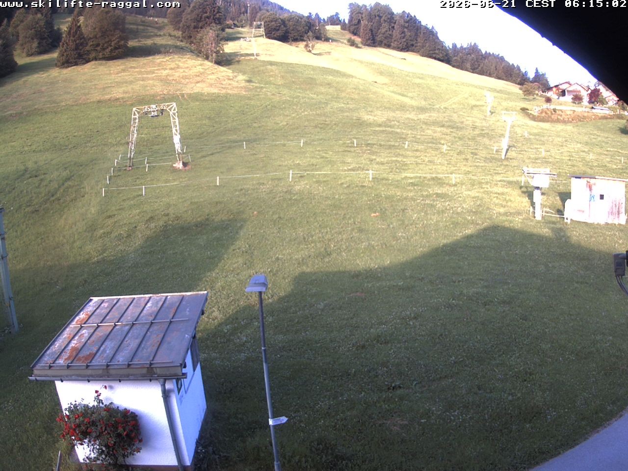 Archiv Foto Webcam Skilifte Raggal Blick auf die Piste