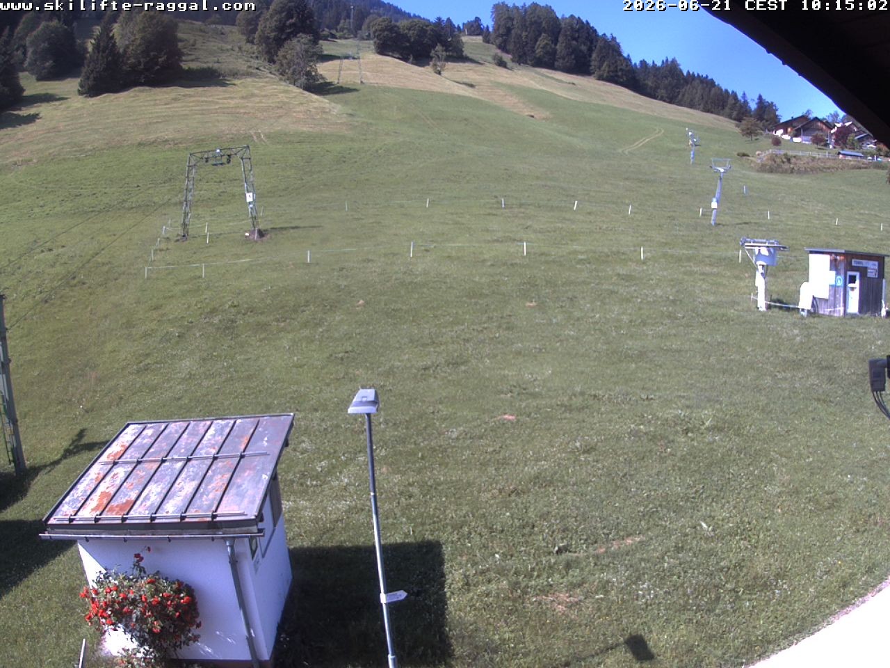 Archiv Foto Webcam Skilifte Raggal Blick auf die Piste