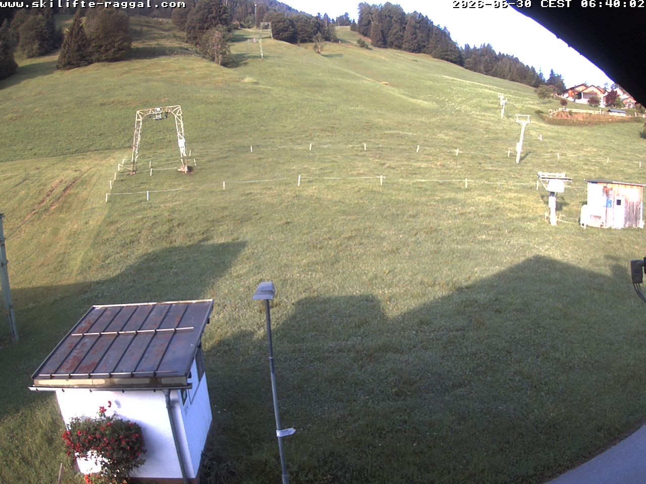 Archiv Foto Webcam Skilifte Raggal Blick auf die Piste