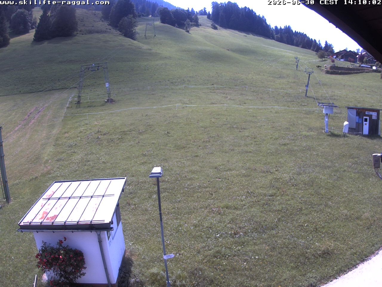 Archiv Foto Webcam Skilifte Raggal Blick auf die Piste