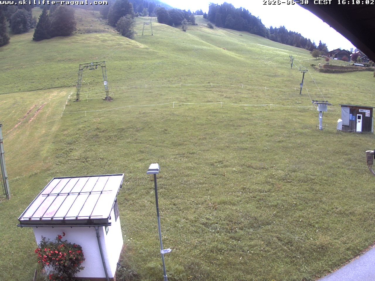 Archiv Foto Webcam Skilifte Raggal Blick auf die Piste