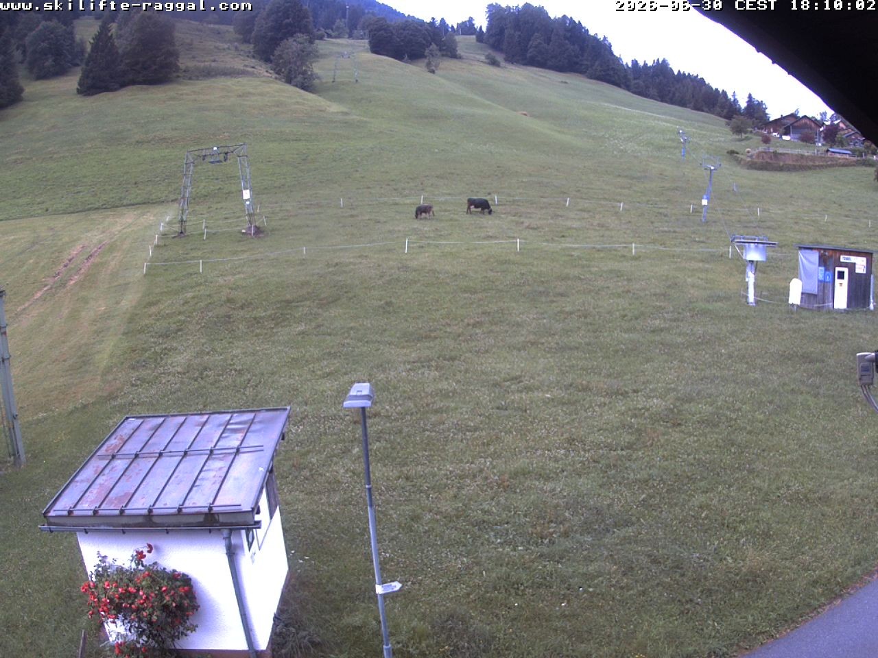 Archiv Foto Webcam Skilifte Raggal Blick auf die Piste
