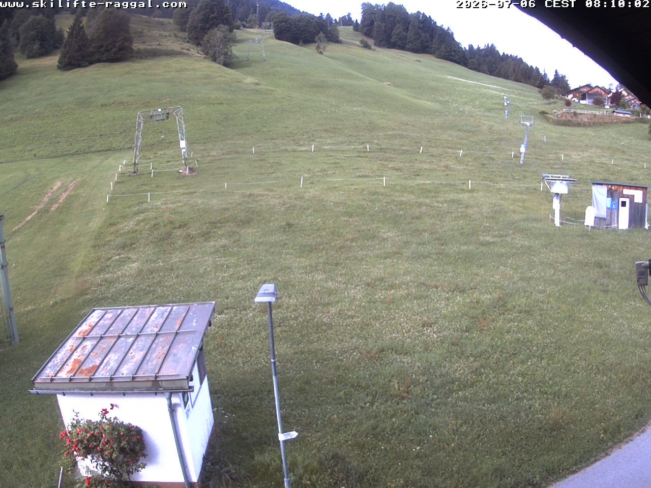 Archiv Foto Webcam Skilifte Raggal Blick auf die Piste