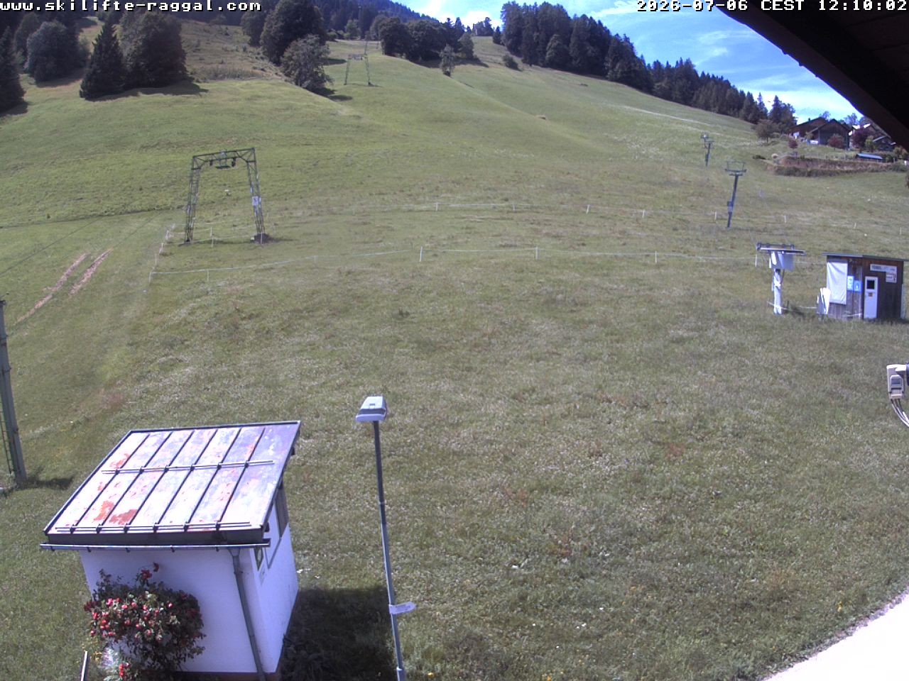 Archiv Foto Webcam Skilifte Raggal Blick auf die Piste