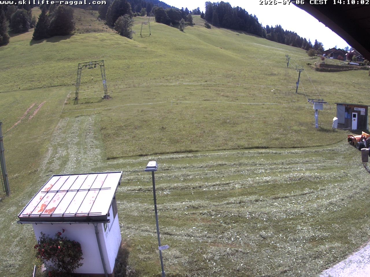 Archiv Foto Webcam Skilifte Raggal Blick auf die Piste