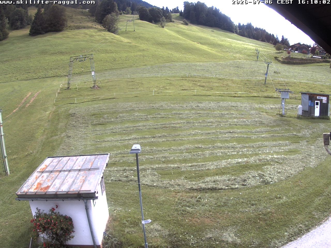 Archiv Foto Webcam Skilifte Raggal Blick auf die Piste