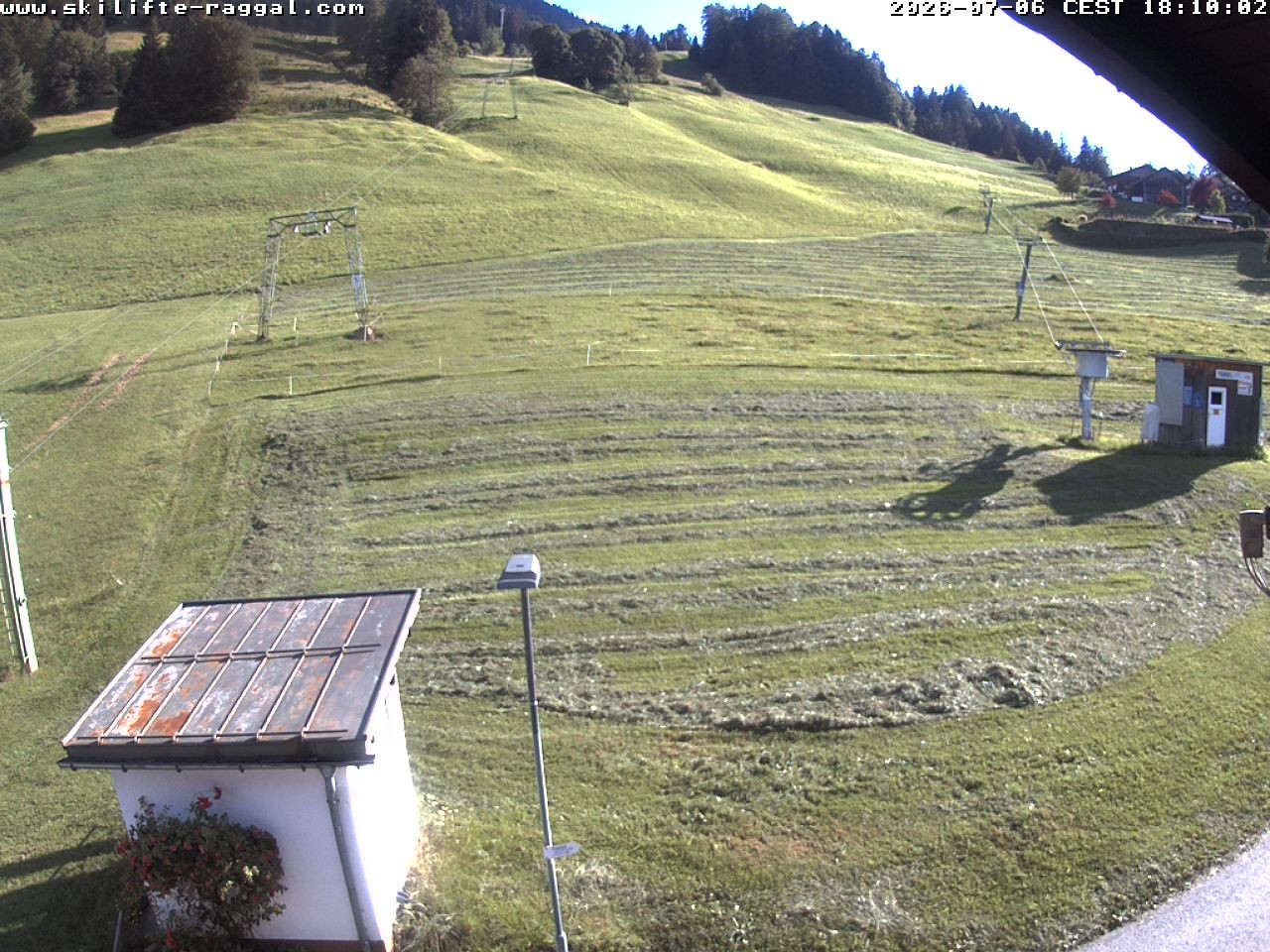 Archiv Foto Webcam Skilifte Raggal Blick auf die Piste