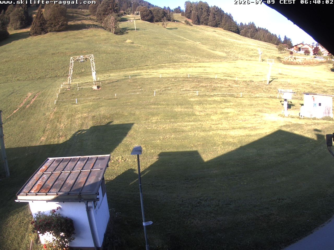 Archiv Foto Webcam Skilifte Raggal Blick auf die Piste
