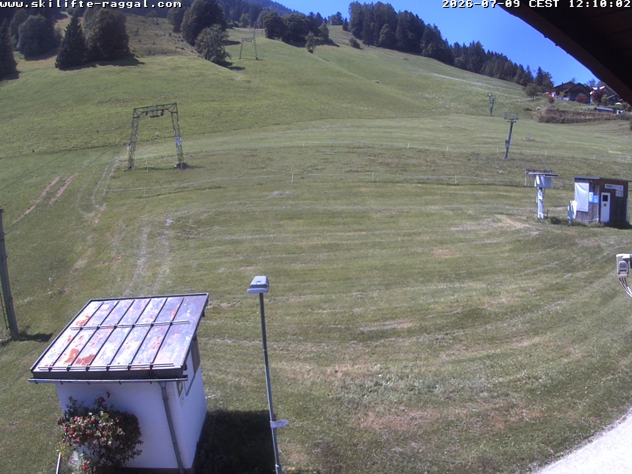 Archiv Foto Webcam Skilifte Raggal Blick auf die Piste