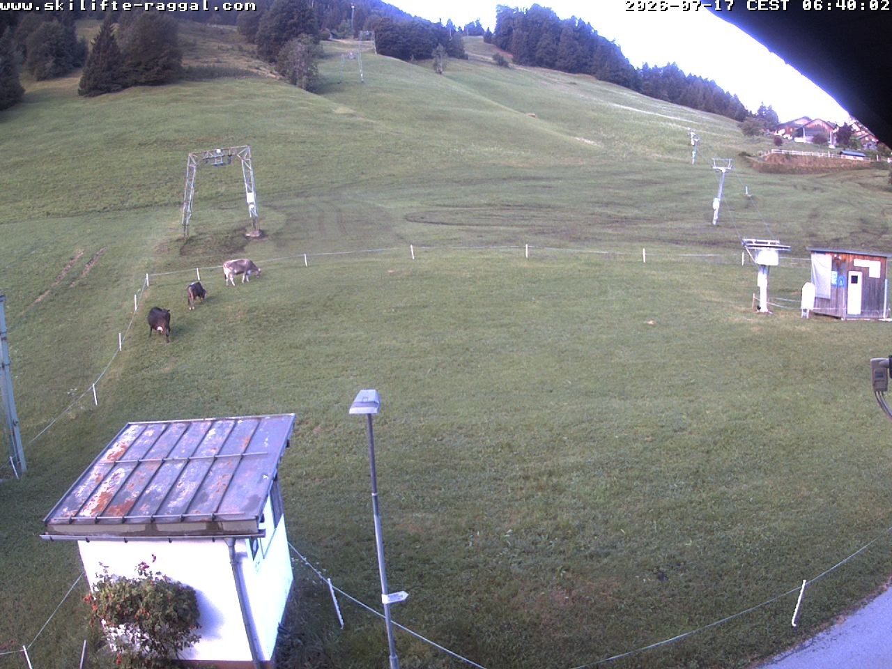 Archiv Foto Webcam Skilifte Raggal Blick auf die Piste