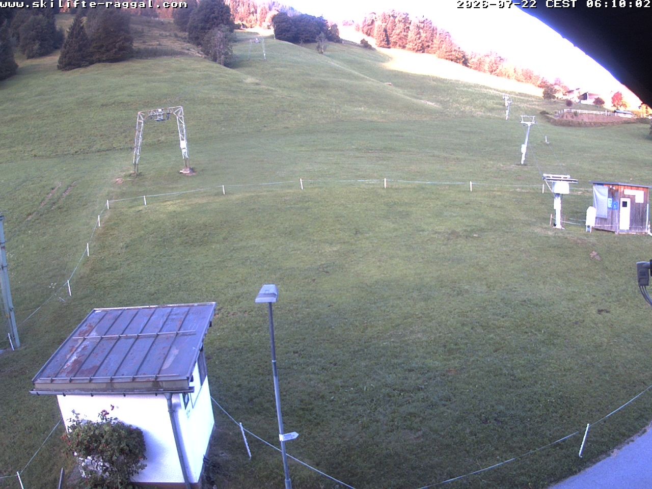 Archiv Foto Webcam Skilifte Raggal Blick auf die Piste