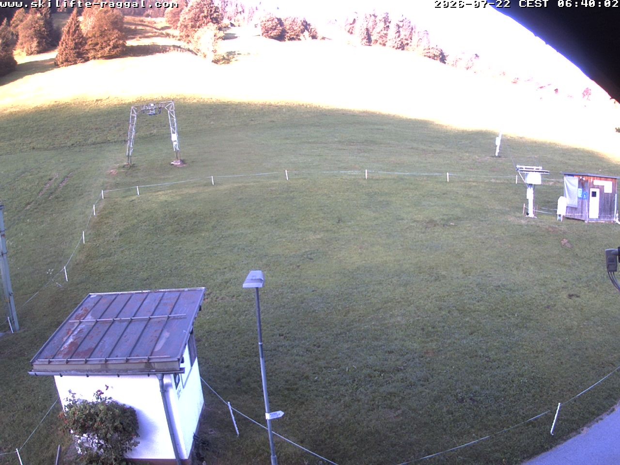 Archiv Foto Webcam Skilifte Raggal Blick auf die Piste