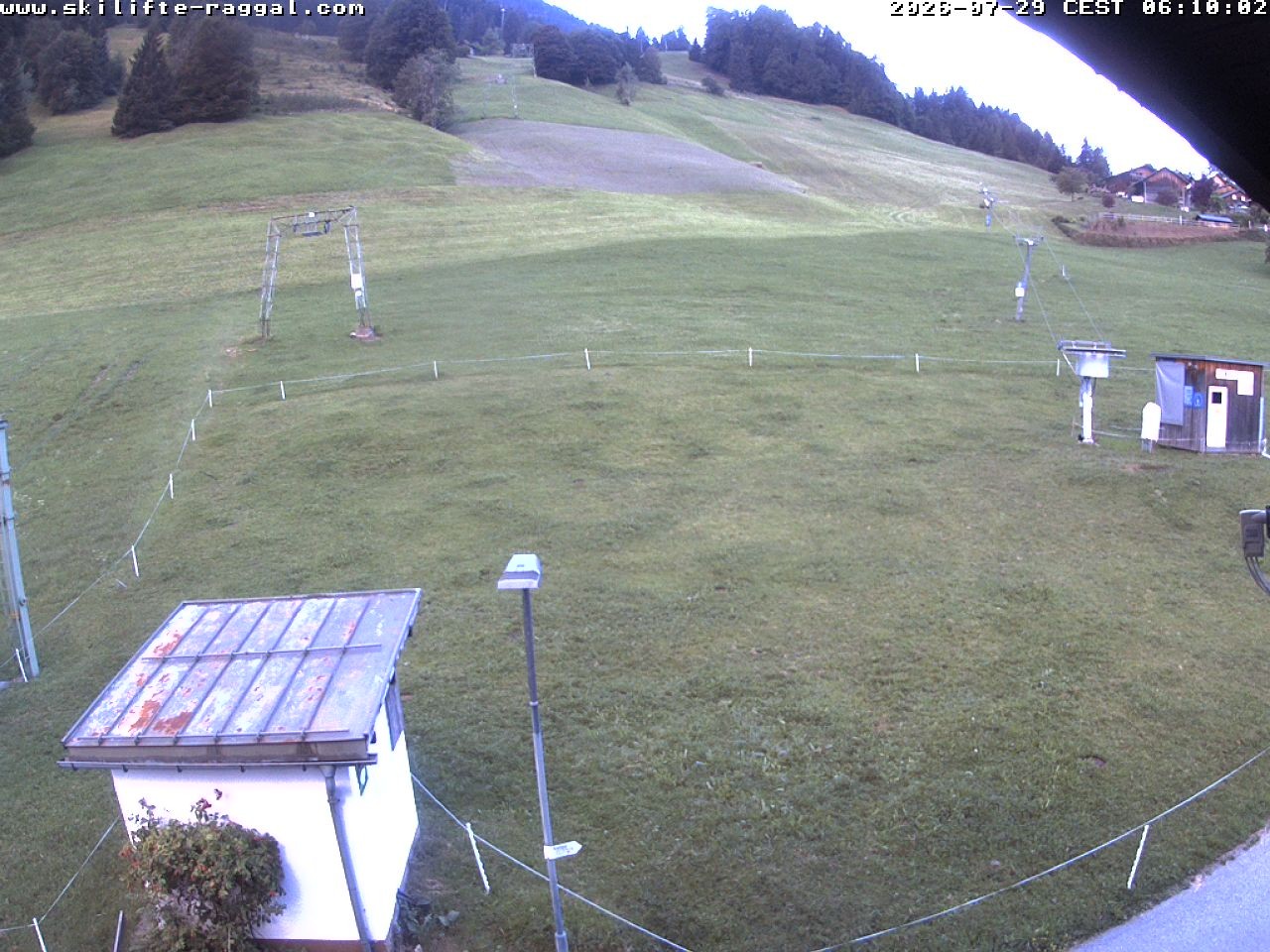Archiv Foto Webcam Skilifte Raggal Blick auf die Piste
