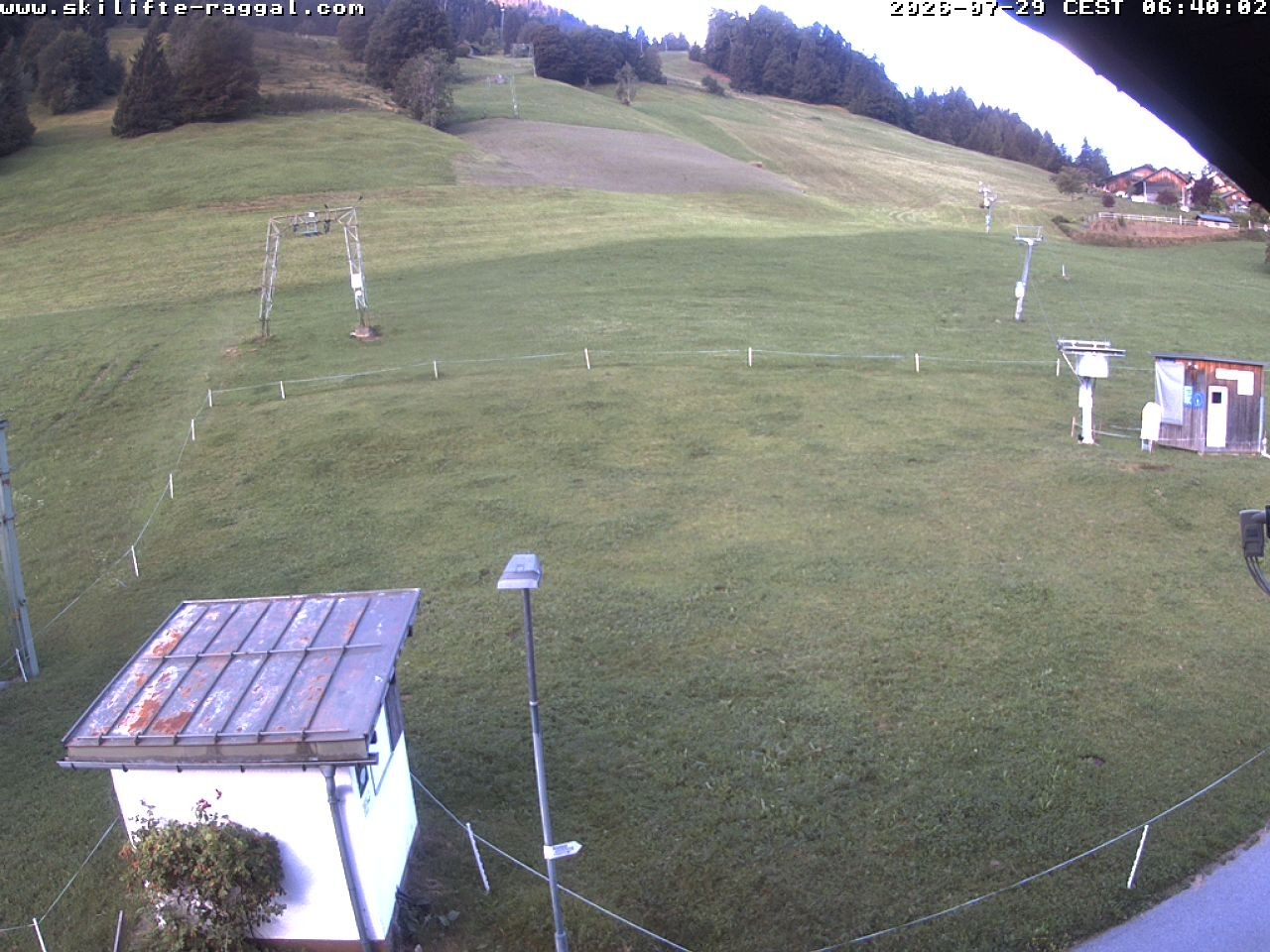 Archiv Foto Webcam Skilifte Raggal Blick auf die Piste