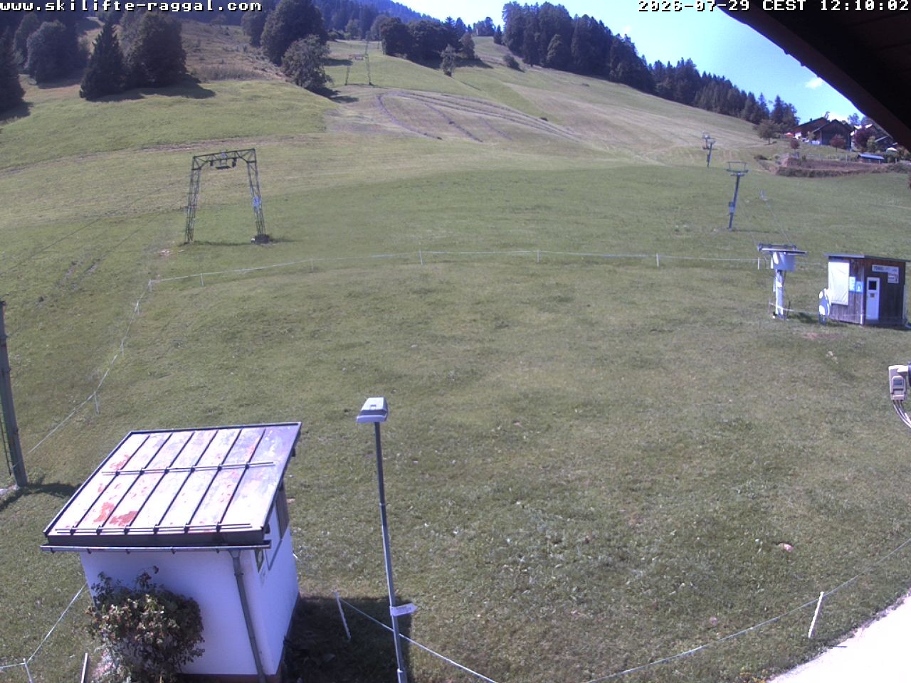 Archiv Foto Webcam Skilifte Raggal Blick auf die Piste