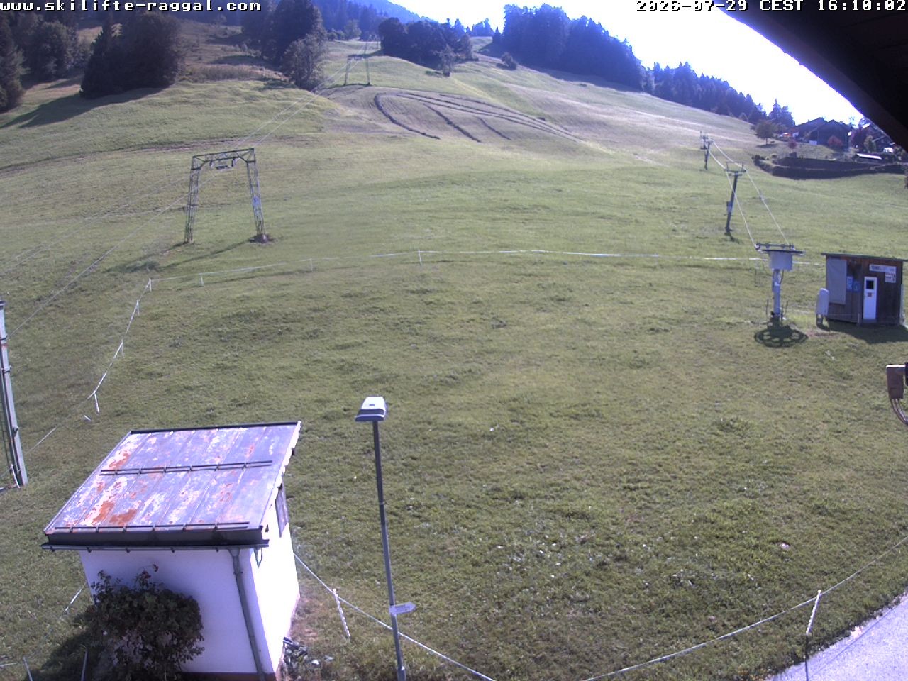 Archiv Foto Webcam Skilifte Raggal Blick auf die Piste
