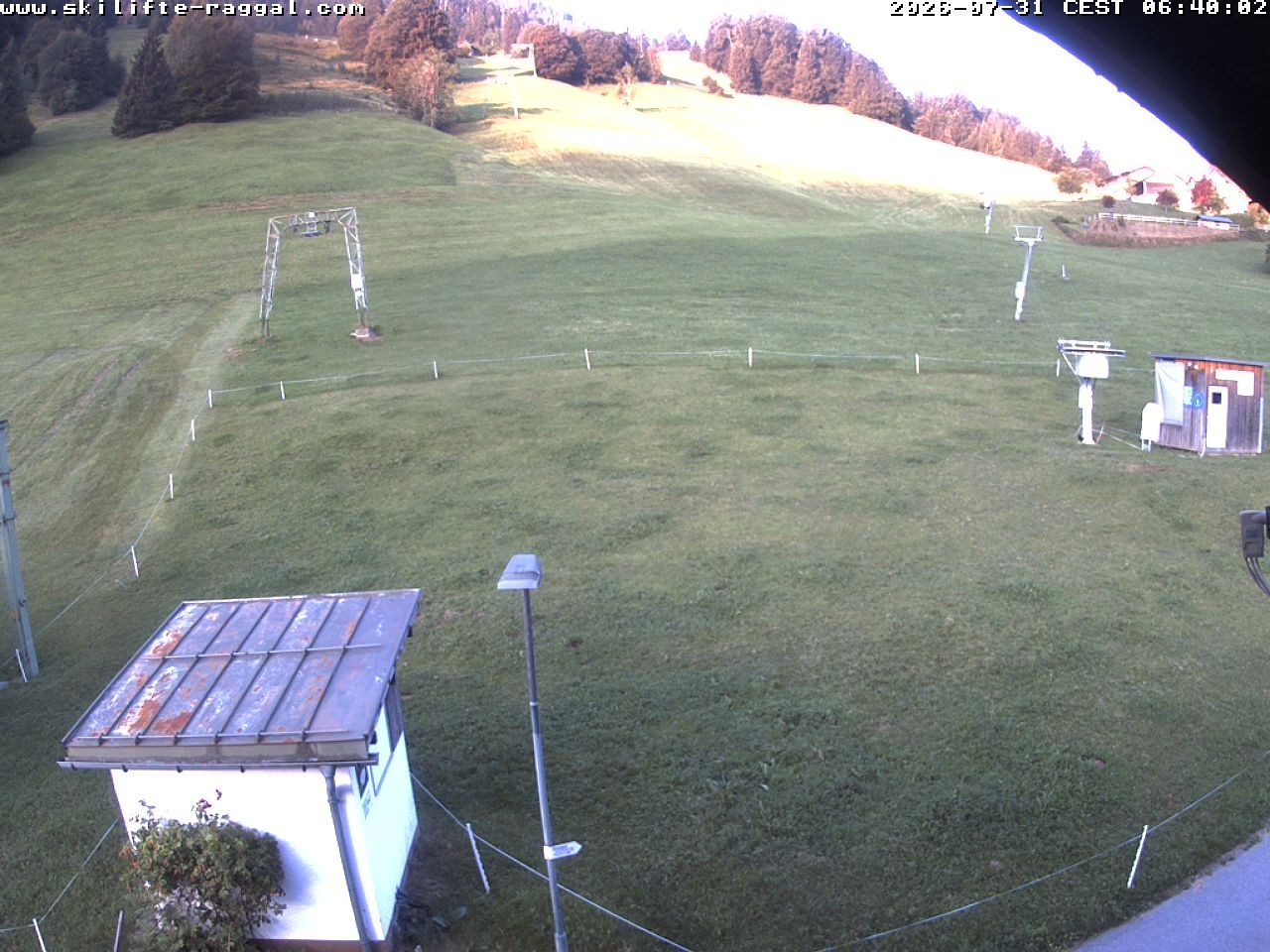 Archiv Foto Webcam Skilifte Raggal Blick auf die Piste
