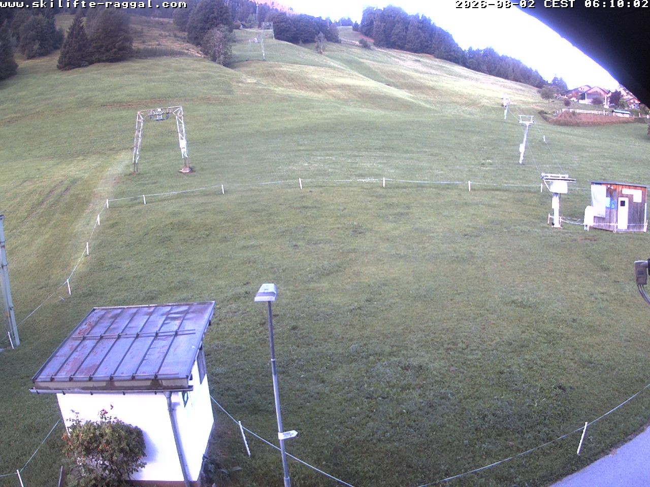 Archiv Foto Webcam Skilifte Raggal Blick auf die Piste