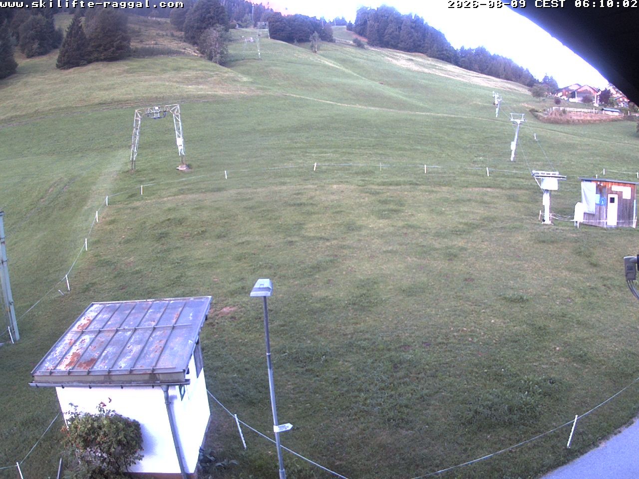 Archiv Foto Webcam Skilifte Raggal Blick auf die Piste