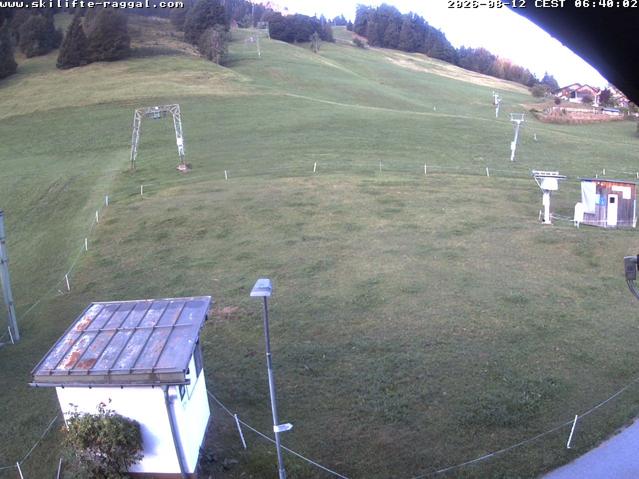 Archiv Foto Webcam Skilifte Raggal Blick auf die Piste