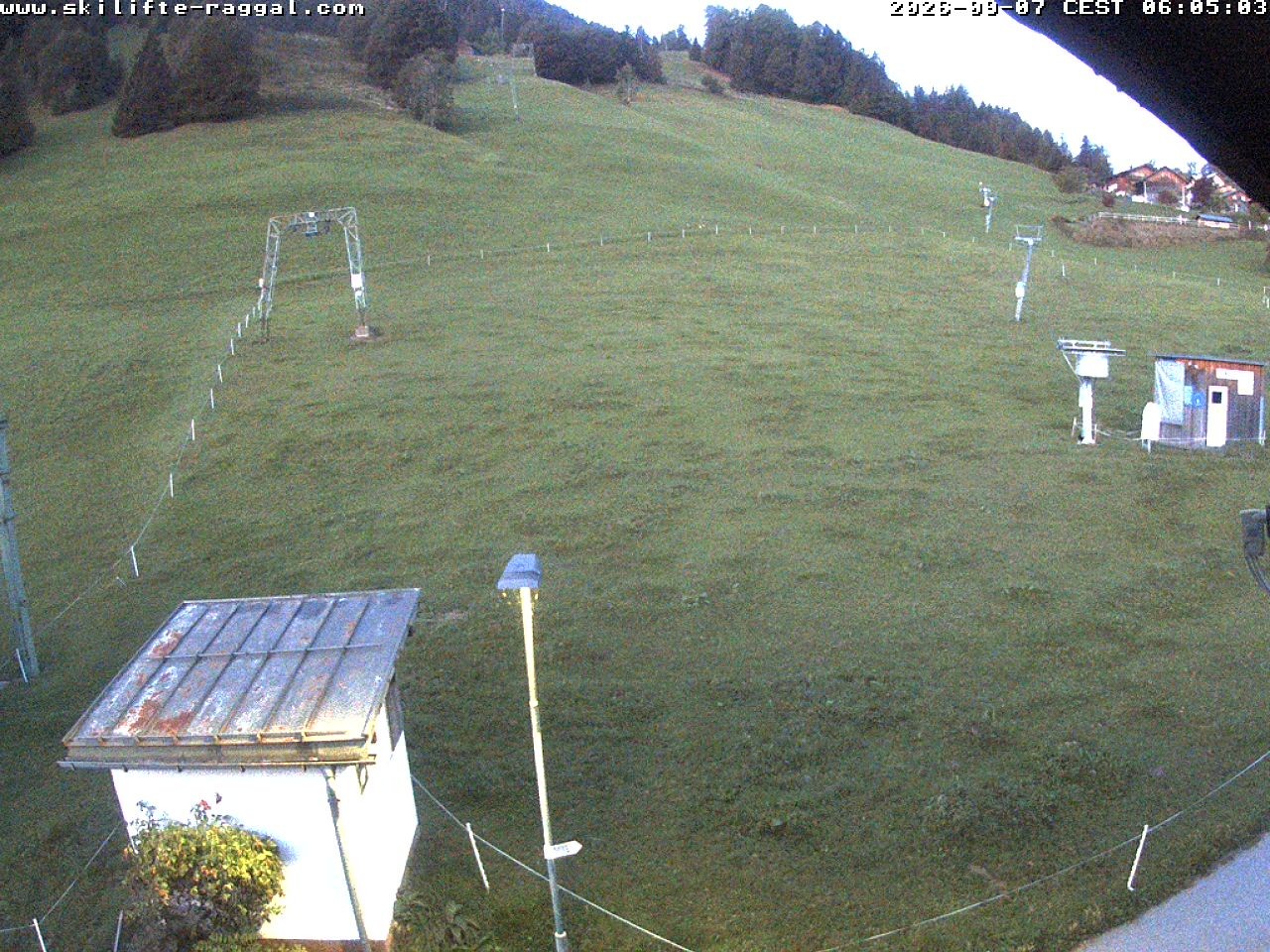 Archiv Foto Webcam Skilifte Raggal Blick auf die Piste