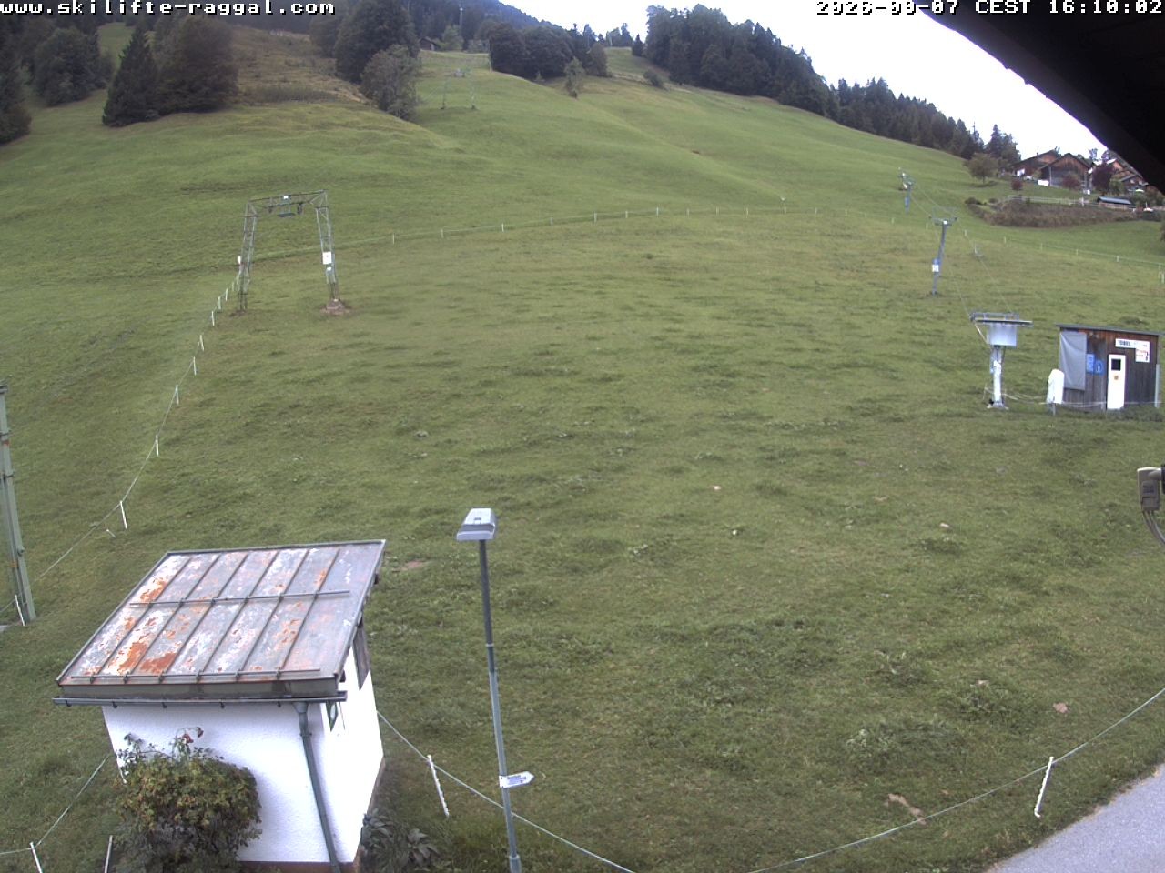 Archiv Foto Webcam Skilifte Raggal Blick auf die Piste