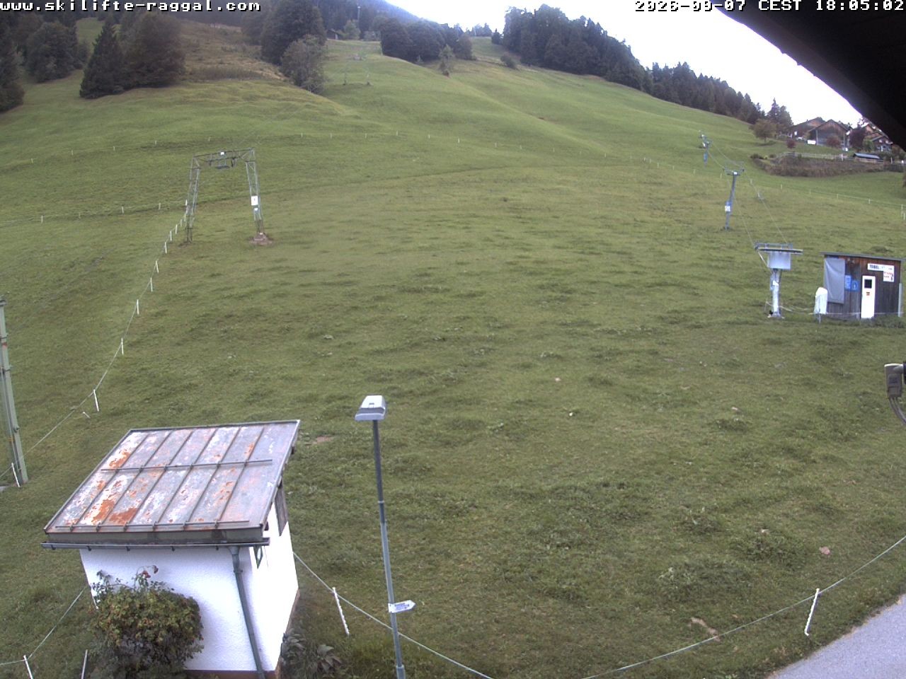 Archiv Foto Webcam Skilifte Raggal Blick auf die Piste