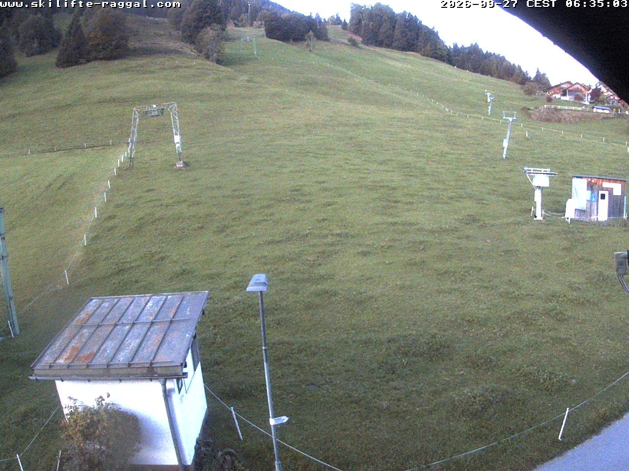 Archiv Foto Webcam Skilifte Raggal Blick auf die Piste