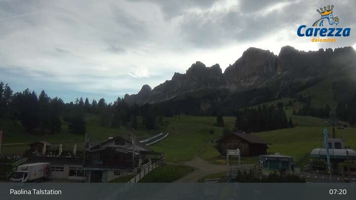 Archived image Webcam Carezza - Valley