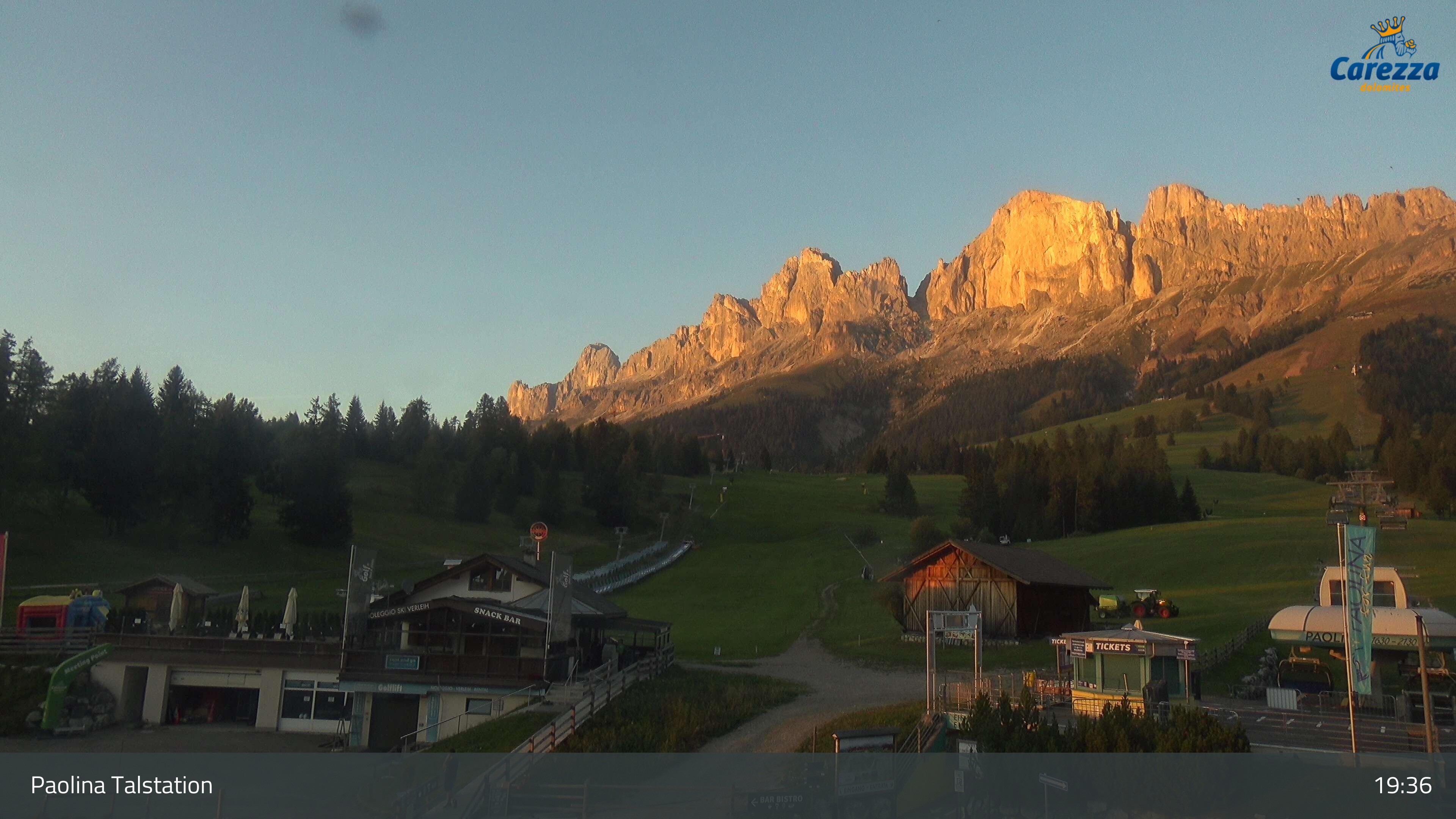 Archived image Webcam Carezza - Valley