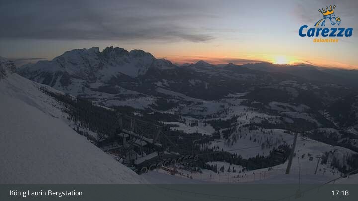 Archived image Webcam Mountain hut "Kölner Hütte" - Carezza