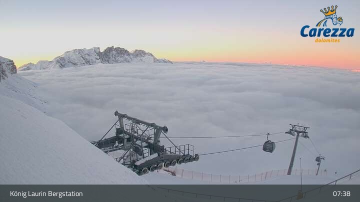 Archived image Webcam Mountain hut "Kölner Hütte" - Carezza