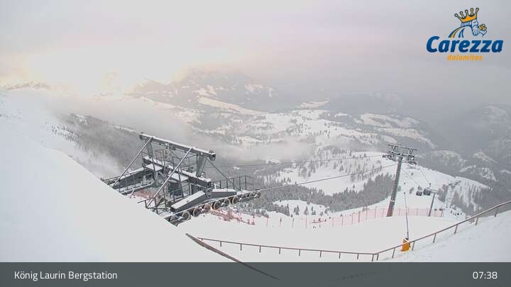 Archived image Webcam Mountain hut "Kölner Hütte" - Carezza
