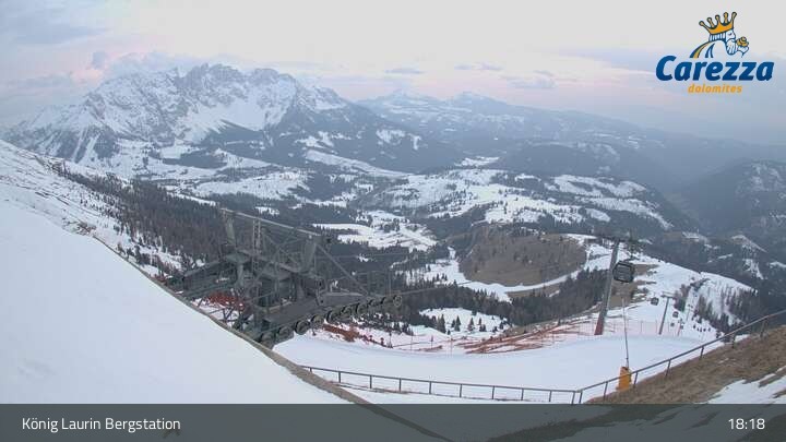 Archived image Webcam Mountain hut "Kölner Hütte" - Carezza