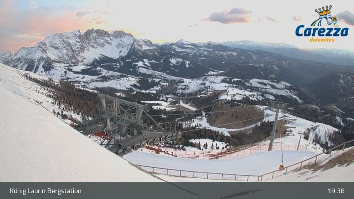 Archived image Webcam Mountain hut "Kölner Hütte" - Carezza